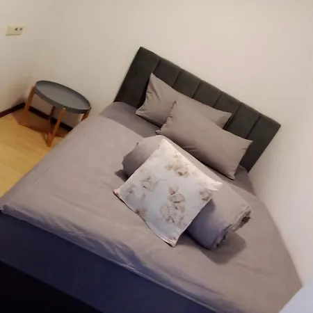 Apartment Metzingen City Lägenhet