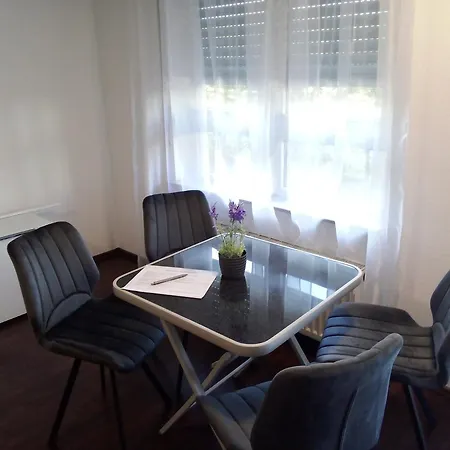 Apartment Metzingen City Lägenhet *